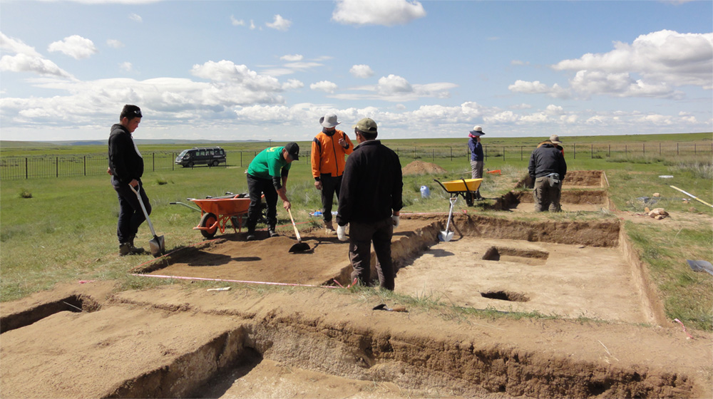 pic: Archaeological Researches on Mongolian Nomadic Dynasties